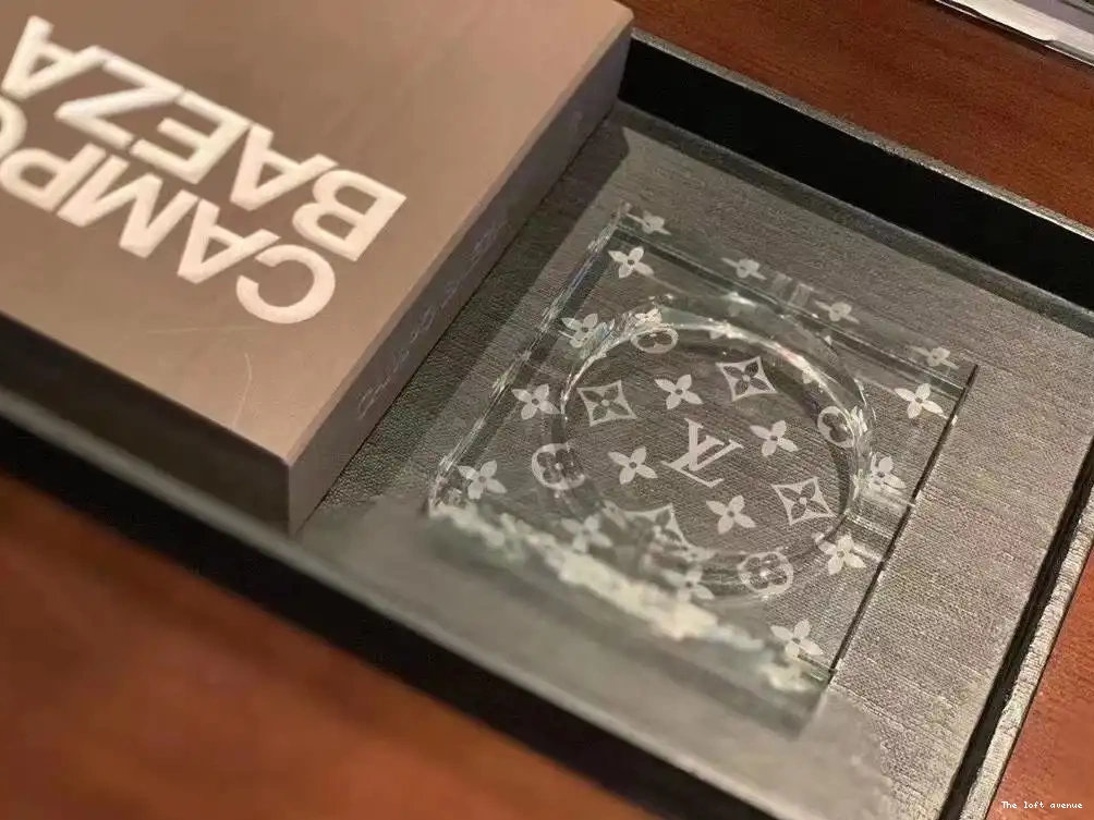 CUSTOM LV ASHTRAY 0603